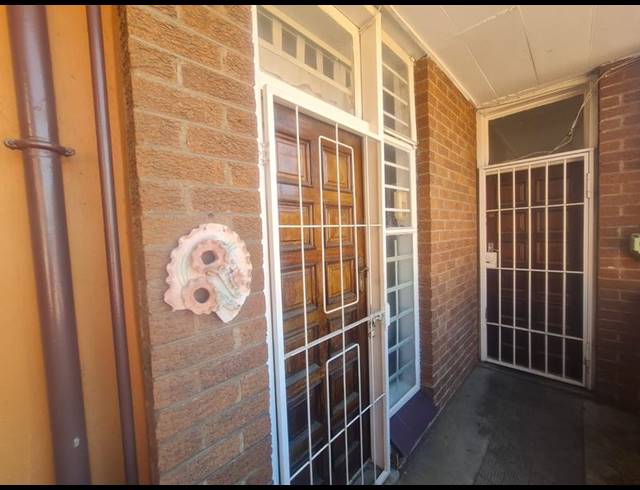 2 BEDROOM APARTMENT FOR SALE IN GERMISTON SOUTH